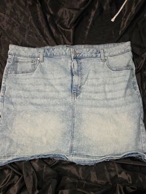 Time and Tru Light Blue Denim Mini Skirt Size 20  19"x18x